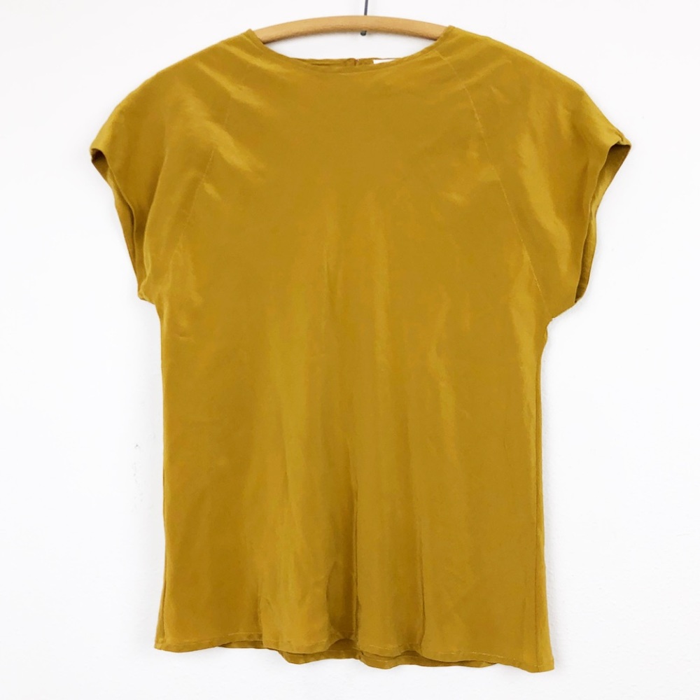 Neiman Marcus Women’s silk Small shirt